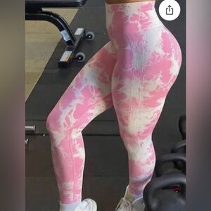 New Pink Tie Dye Scrunch Butt leggings large